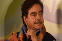 He never said mat jao shatrughan sinha says his decision to quit bjp left advani in tears