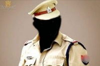Si arrested for molesting women police in tamilnadu