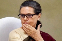 Sonia gandhi seeks mamata s support ahead of presidential poll