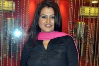 Actress sona complaints on director venkat prabhu