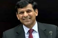 Rajan wins economists trust on etmarkets com survey as rbi governor
