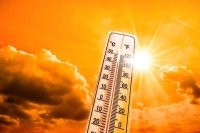 Telangana andhra pradesh people experiencing high temperatures in the begining of summer