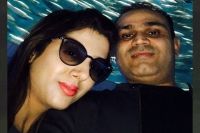 Virender sehwag wishes his wife aarti on her birthday