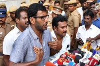 Not extending support to any other candidate says actor vishal
