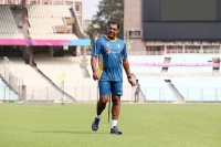 Waqar confident pakistan will beat india tomorrow
