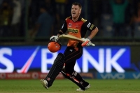 Warner s masterclass takes sunrisers to ipl final