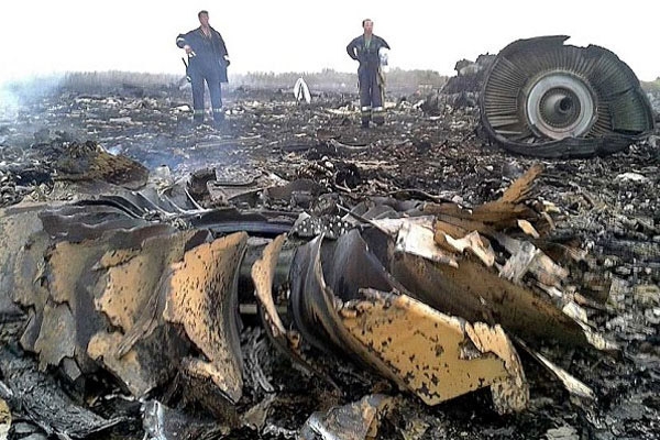 Malaysia plane mh 17 boeing blown