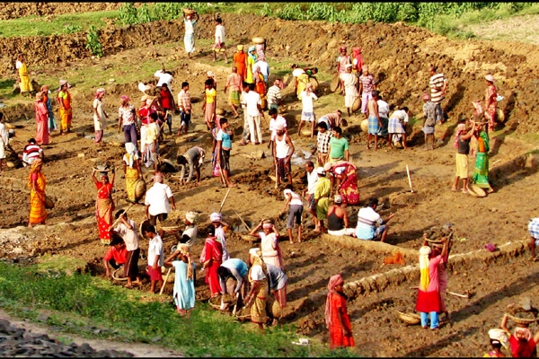 Daily laborers scarcity in elections