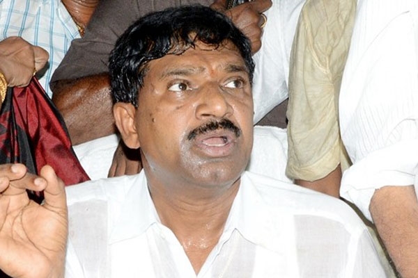Former deputy cm station ghanpur mla rajaiah controversial comments