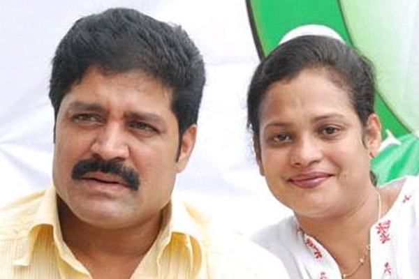 Actor srihari wife may contest in elections