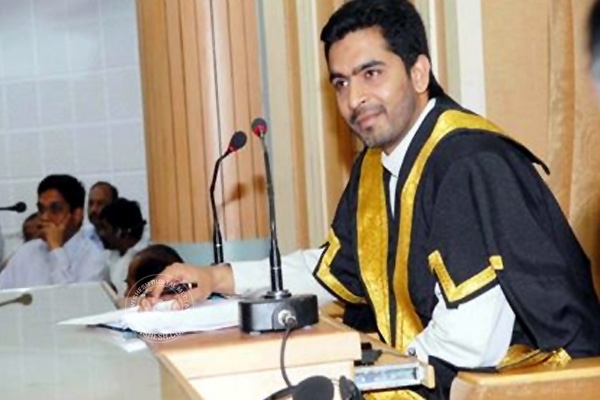 Majid hussain praises kcr