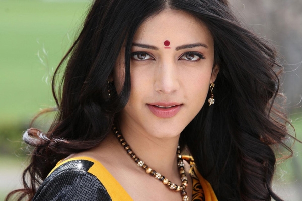 Sruthihasan hot comments