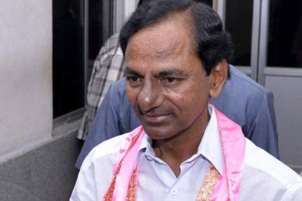 Kcr invites obama to hyderabad