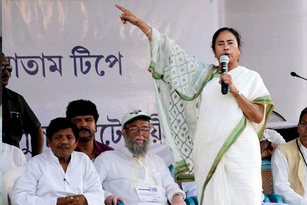 Mamta banerjee declines to transfer as ec ordered