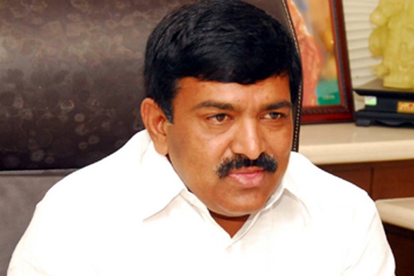 Dwarampudi chandrasekhar reddy criticised pawan kalyan