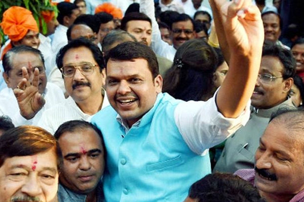 Finally devendra fadnavis selected as cm candidate of maharashtra state by bjp mlas