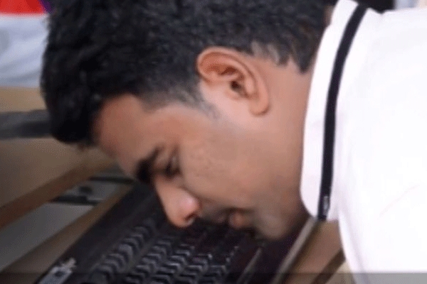Indian man set the guinness world record for typing 103 words in 47 seconds with nose