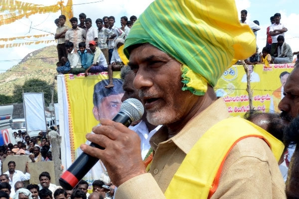 Guntur tullur mangalgiri farmers ready to give their lands for ap capital city after cm chandrababu naidu campaign