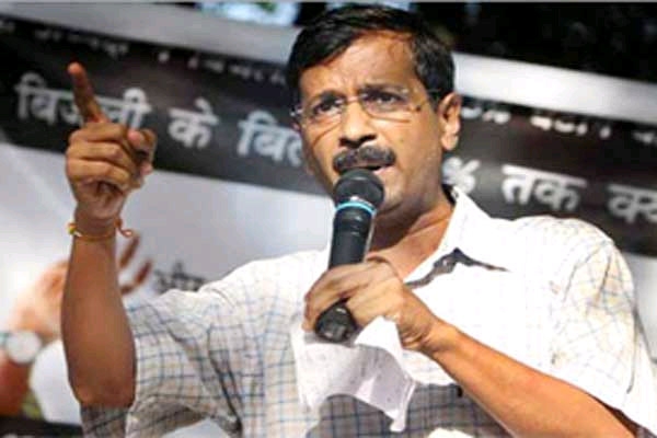 Kejriwal threatens to send media to jail
