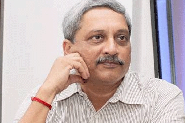 Manohar parrikar may take over union defence minister responsibilities