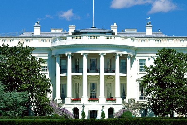 Woman with gun arrested outside white house after obama s immigration speech