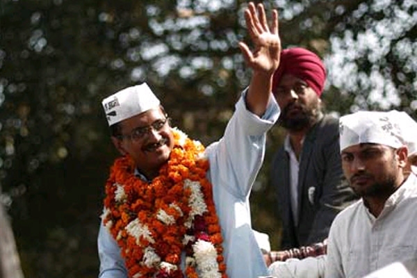 Arvind kejriwal arrested and released in gujarat