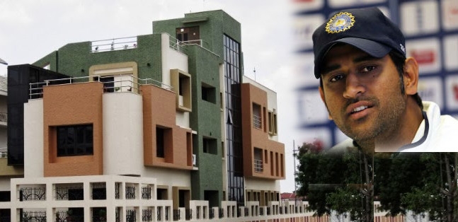 Stones pelted at ms dhoni ranchi home
