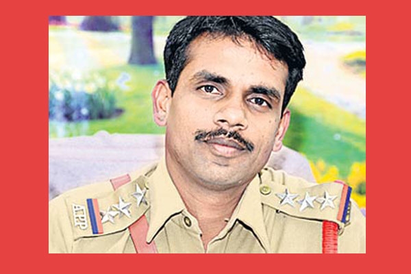 Police department suspends karimnagar ci and warangal woman si for illegal relationship