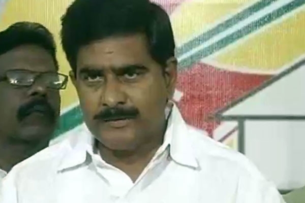 Devineni uma challenges kcr for power water crisis in telangana