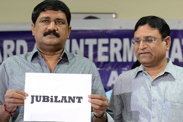Ganta srinivasa rao offers to student
