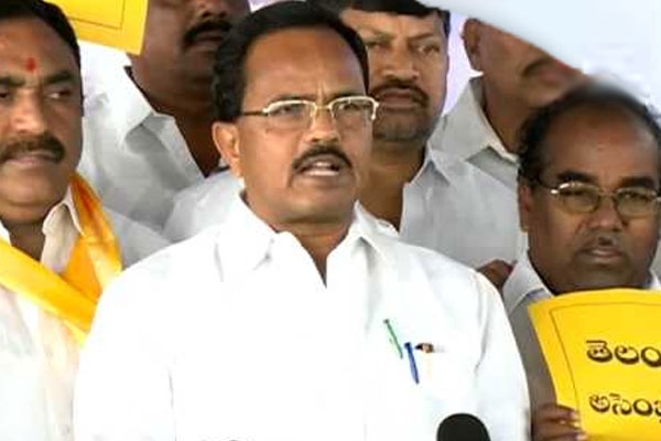Ttdp leader mothkupalli narsimlu attacks on kcr and his family