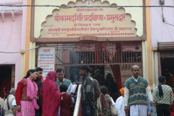 Stampade in madhyapradesh temple 10 devotees dead