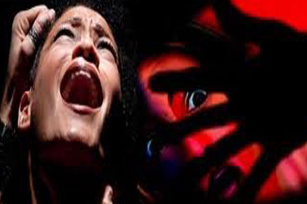 Husband murderd wife and her body taken to police station