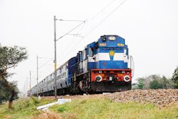 Railway tte misbehaved with techie been suspended