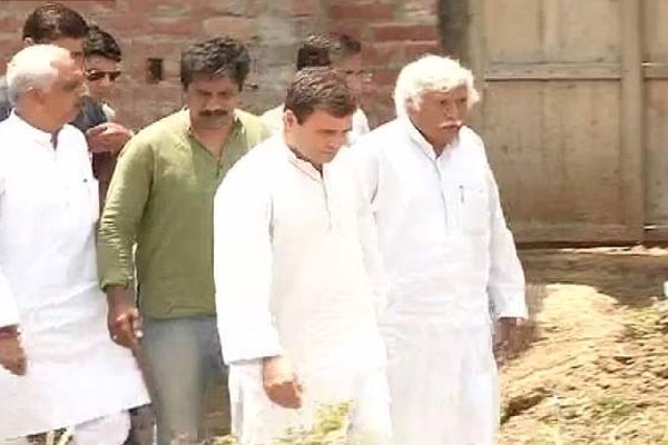 Rahul gandhi meets family of gang rape victims in badaun
