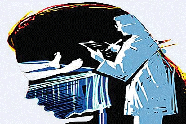 Another nirbhaya incident in delhi woman gang raped in a moving car