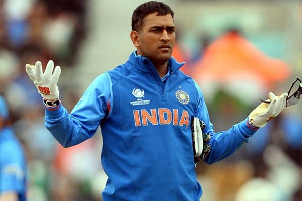 Dhoni chides top order batsmen for poor show