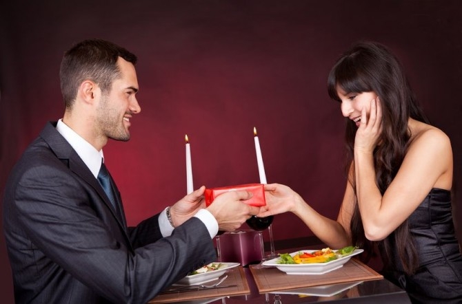 Tips for couple how to start romantic conversation