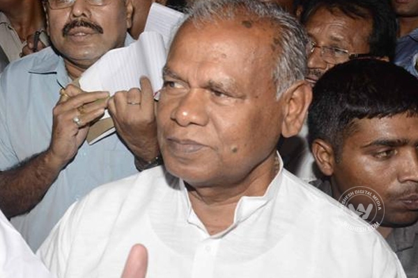 Bihar chief minister warns doctors to chop off hands