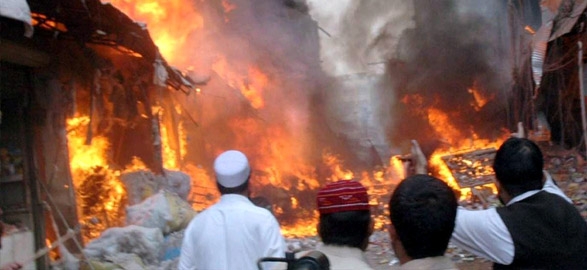 Serial bomblasts in pakistan killed 17