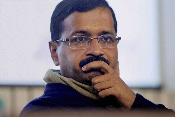 Kejriwal follows gandhi way in court in libel case